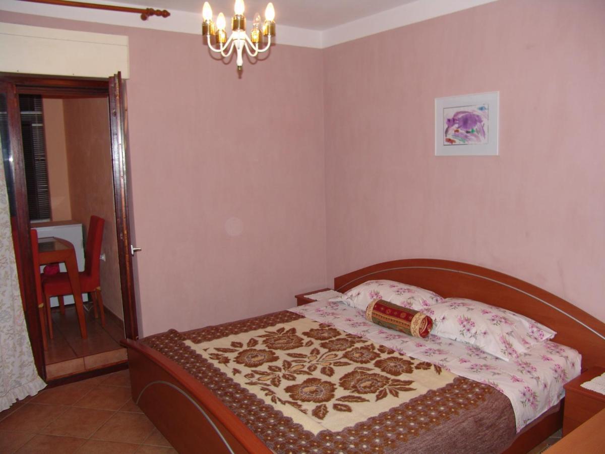 Apartments Bozica Кърк Екстериор снимка