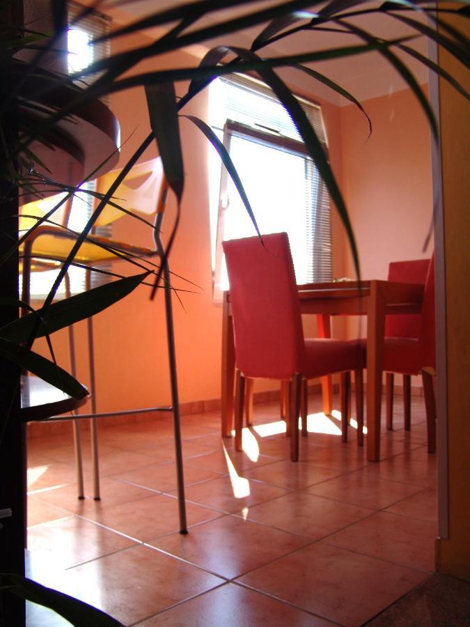Apartments Bozica Кърк Екстериор снимка