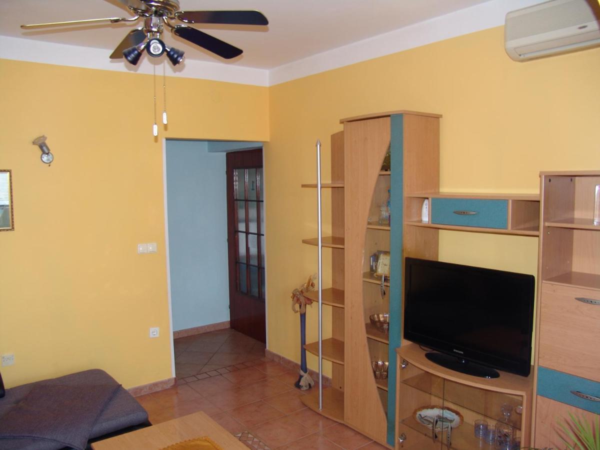 Apartments Bozica Кърк Екстериор снимка