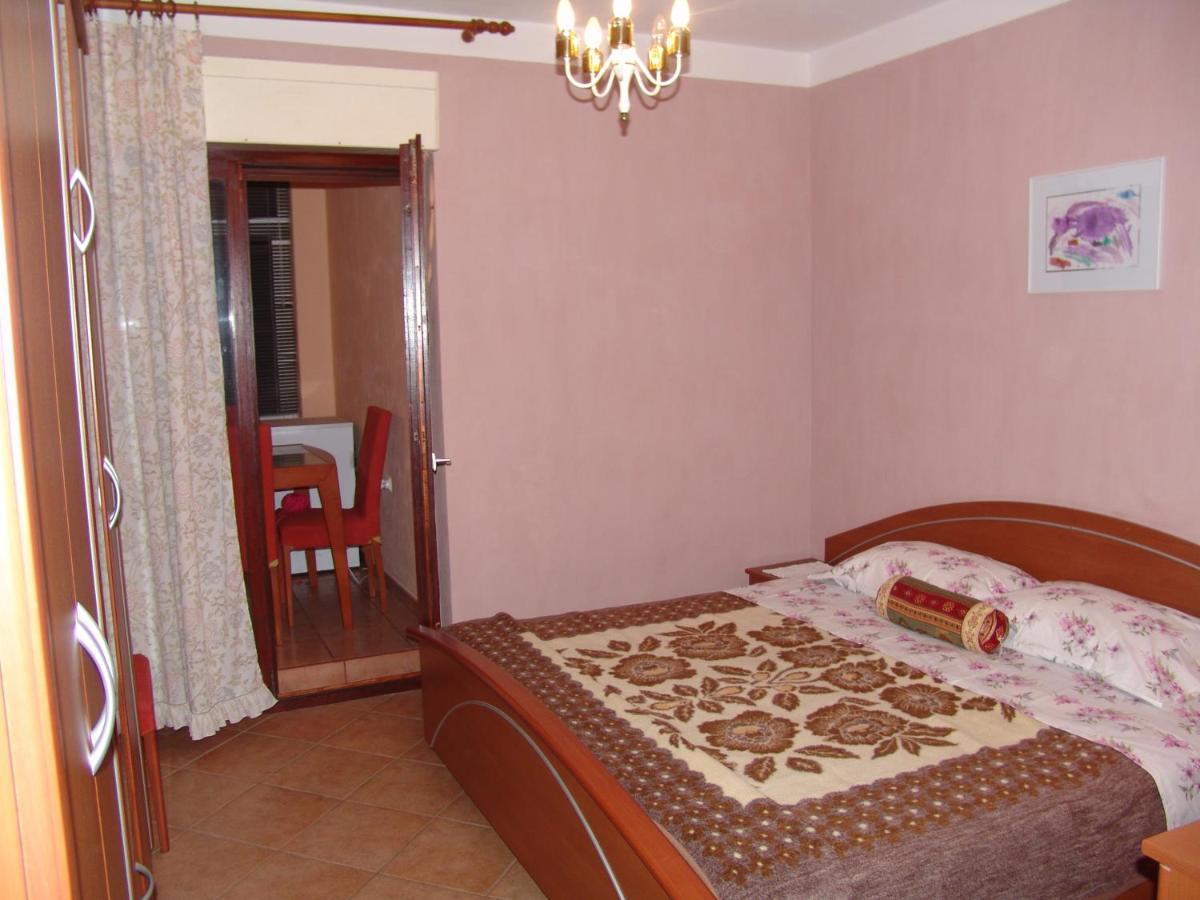 Apartments Bozica Кърк Екстериор снимка